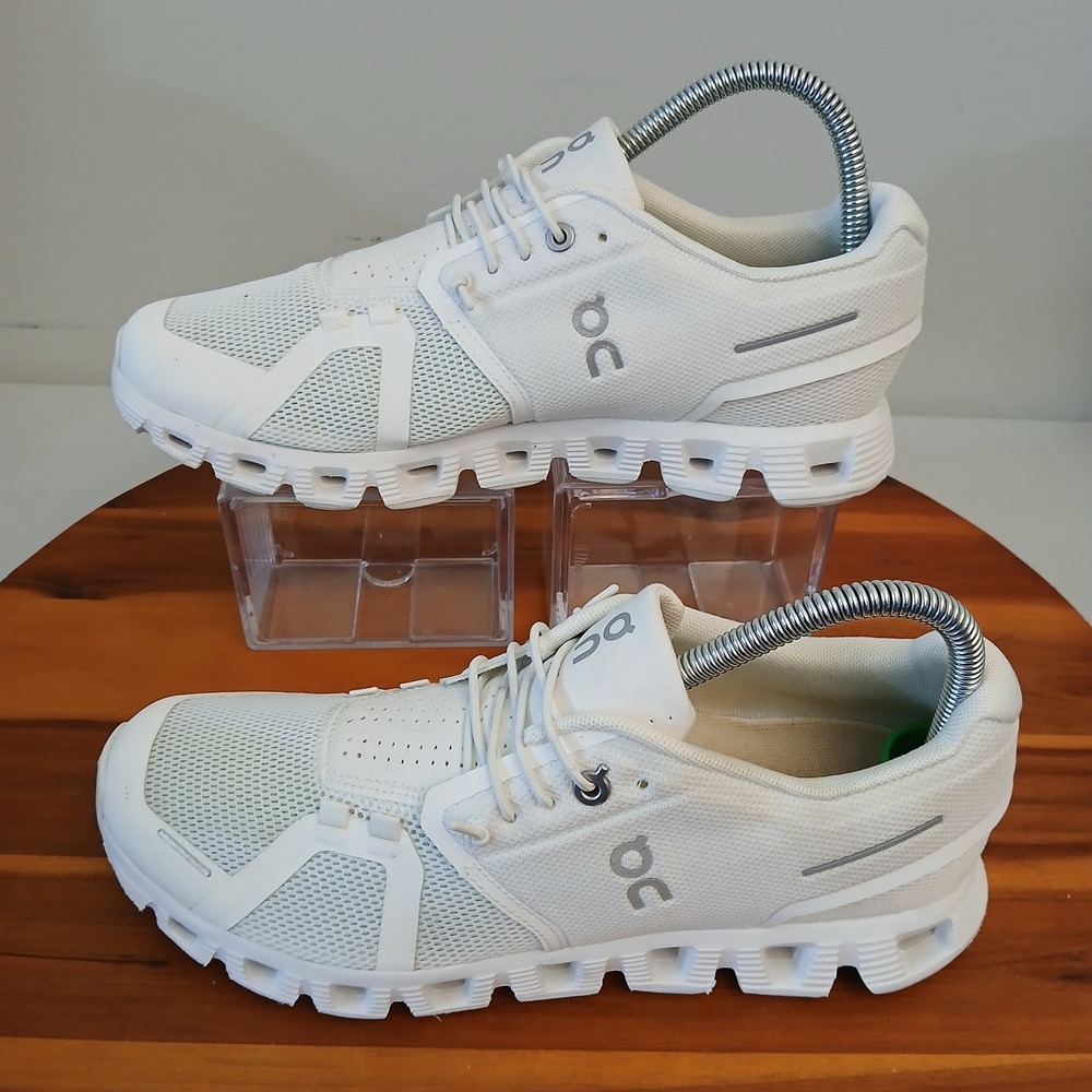 On Cloud 5 Womens 8 All White Running Shoes Sneakers 59.98902